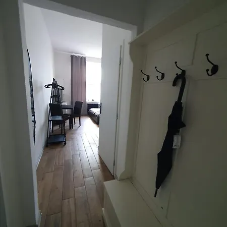 Metropolitan Next To Presidential Palace *