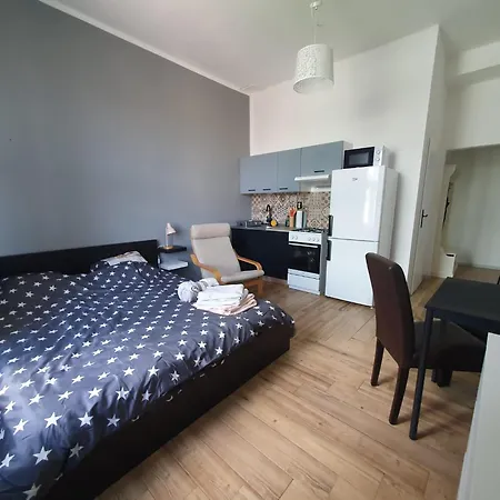 Metropolitan Next To Presidential Palace ブラチスラヴァ