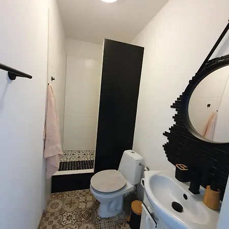 Metropolitan Next To Presidential Palace ブラチスラヴァ